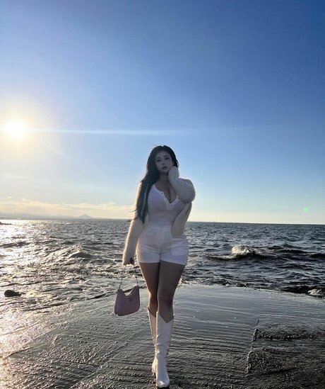 Jung Hye Bin pretty actress archive