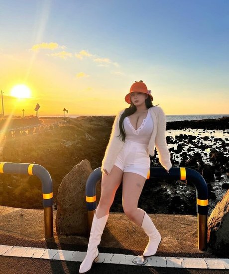 Jung Hye Bin star beautiful archive