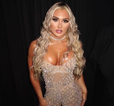 teen topless onlyfans nude photo