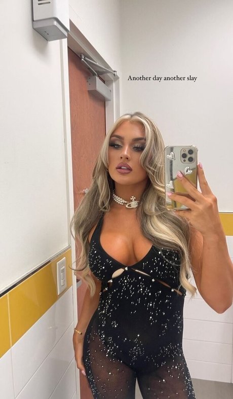 Tiffany Stratton model erotic images