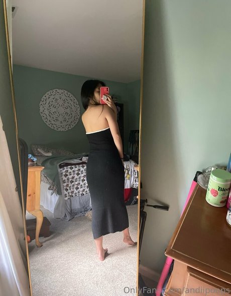 andiipoops model hot photo