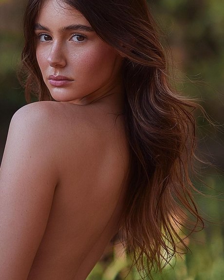 Ella Cervetto star beautiful image