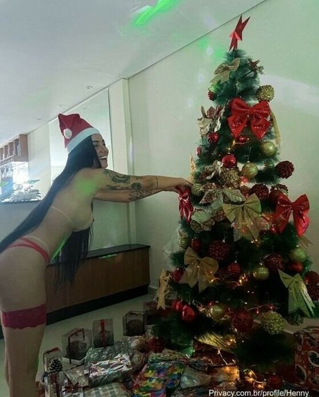 Mc Henny naked model photos