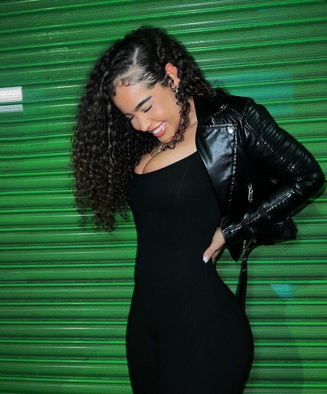 Malaika Terry star hot pictures