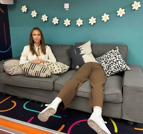 Jessica Alba sexy model image