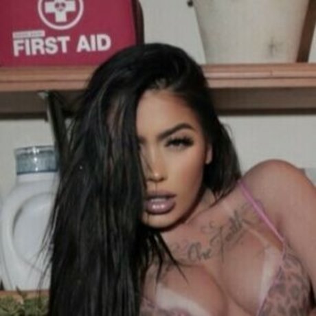 MC Mirella star perfect pics