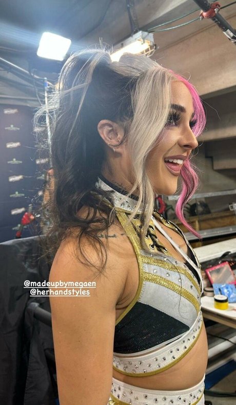 clothed onlyfans art naked picture