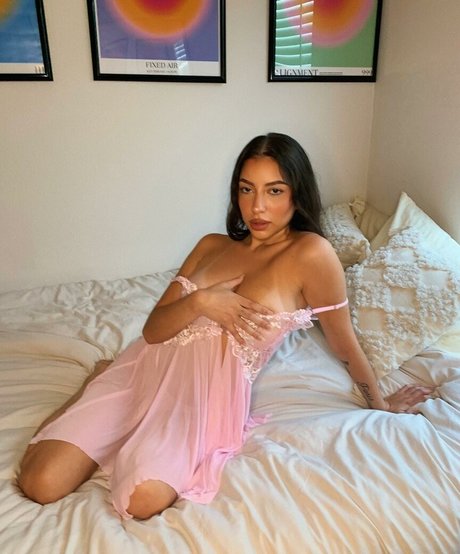 Bianca Sotelo naked model image