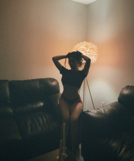 Bianca Sotelo naked actress img