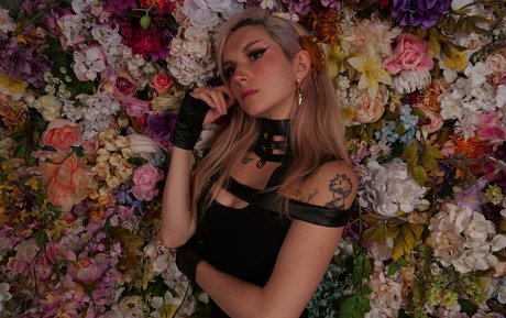 italian milf onlyfans art naked gallery