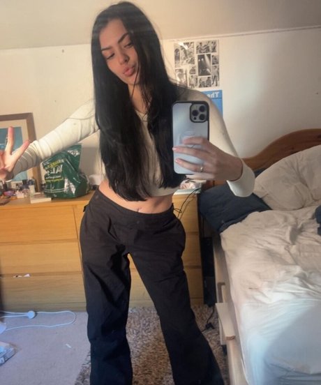 Olivia Forsbrook pornstar pretty image