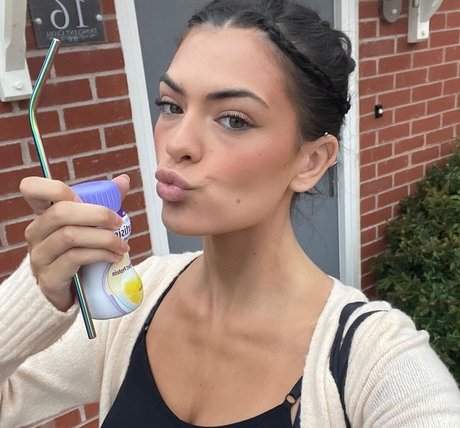 Olivia Forsbrook hot actress img