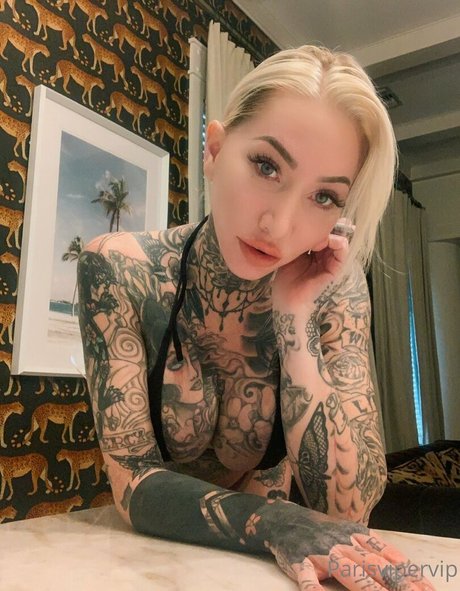 parisvipervip sex model image