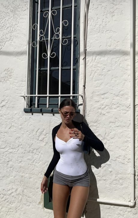 Luna Blaise sex model gallery