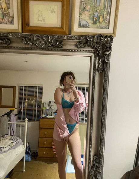 annieecharlottefree star hot img