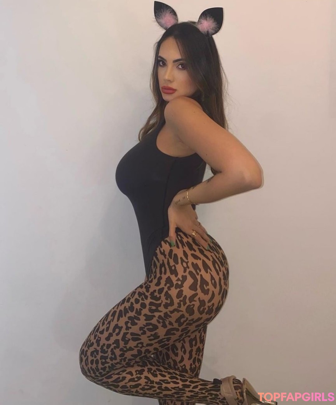 Sannatorr model erotic pics