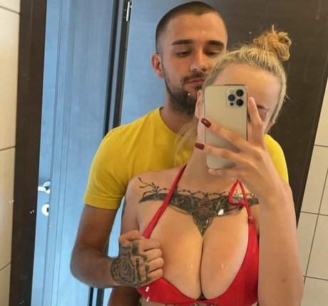 suzizvonar model adult photos