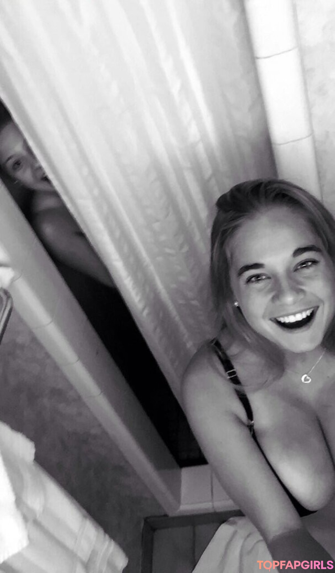 blonde babe onlyfans sexy naked galleries