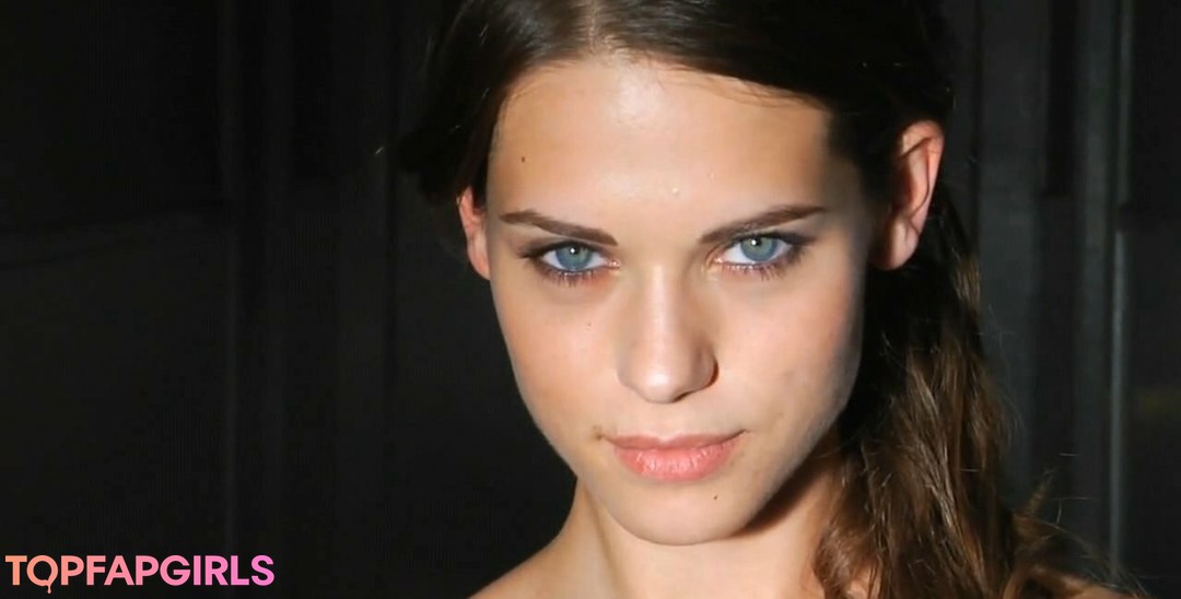 Lyndsy Fonseca perfect model img