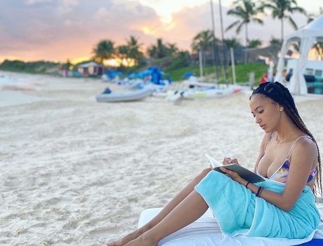 Andy Allo nude star img