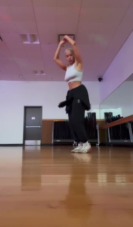 Andy Allo star top pictures