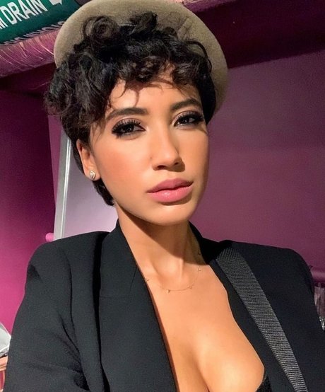 teacher milf onlyfans nude photo