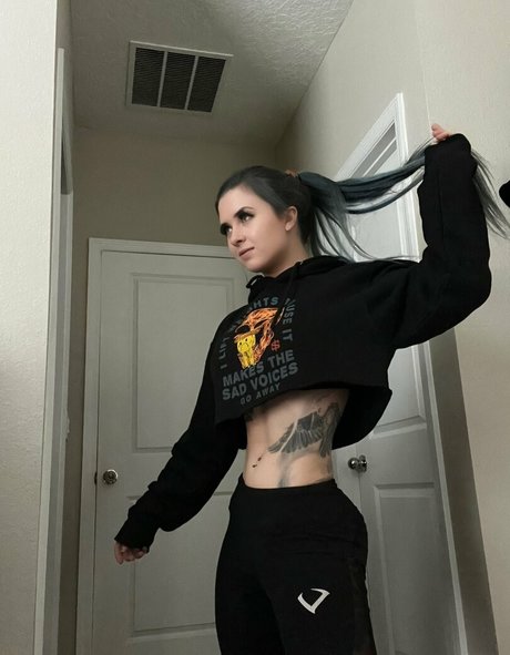 Shelby Dueitt art actress picture