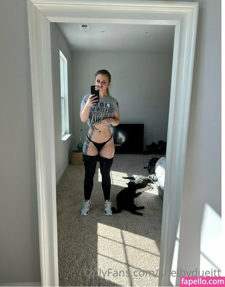 Shelby Dueitt adult model pic
