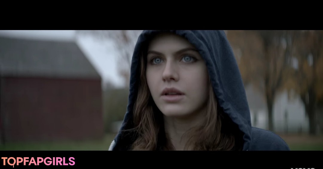 pierced onlyfans pornographic photos