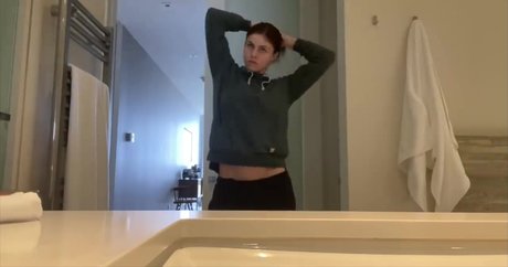 mommy onlyfans beautiful pic