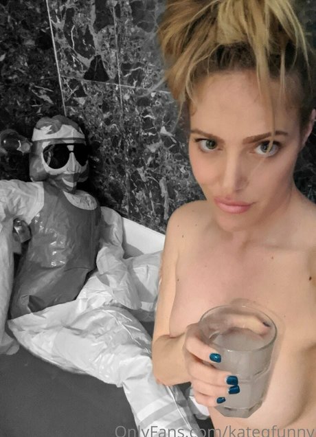 Kate Quigley sexy model gallery