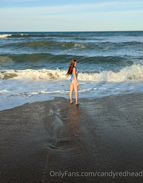 candyredhead model naked pic