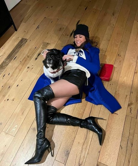 blonde cougar onlyfans porno picture