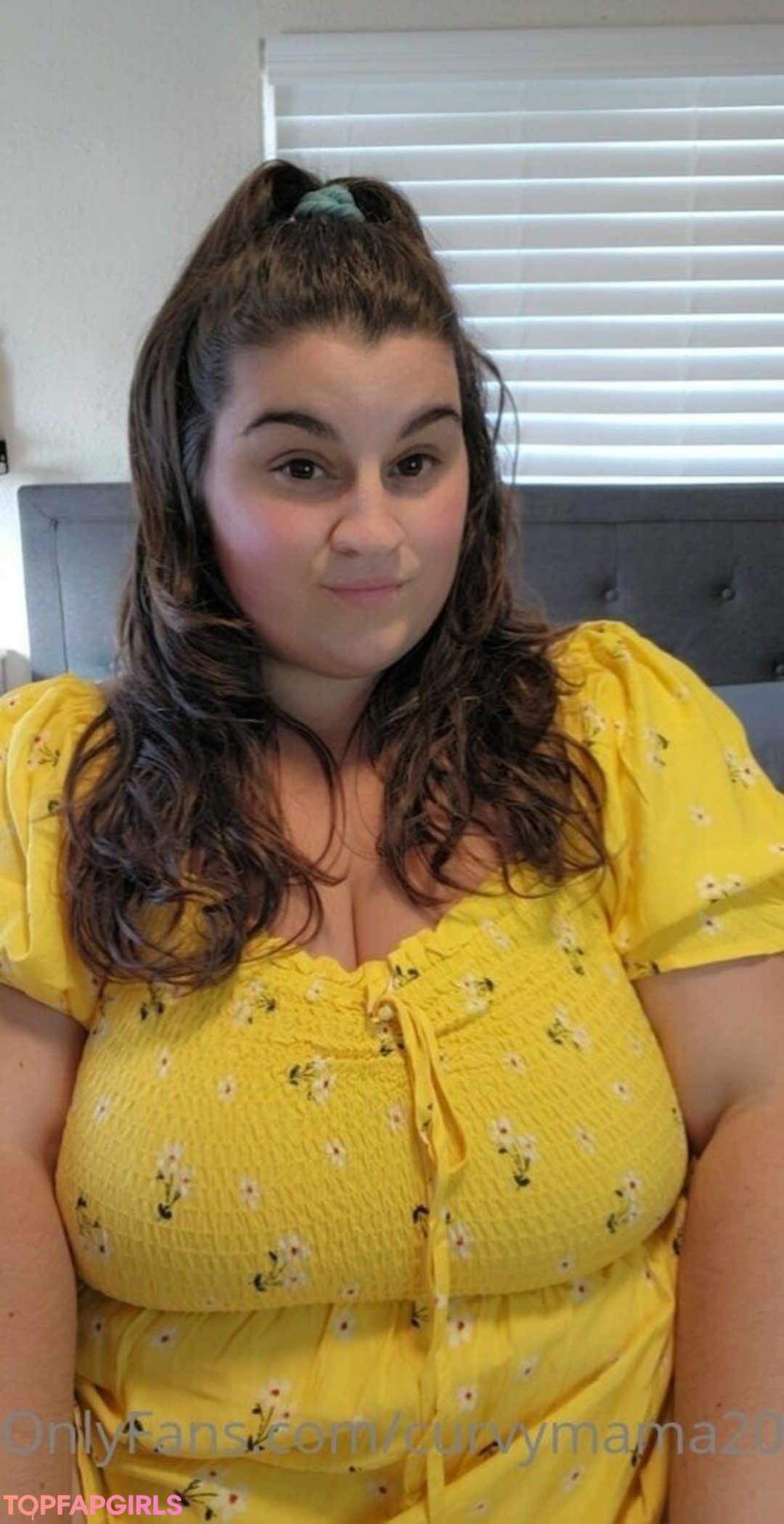 curvymama2021 pretty star pic