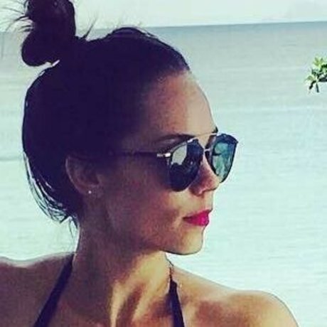 Laura Vandervoort model exclusive img