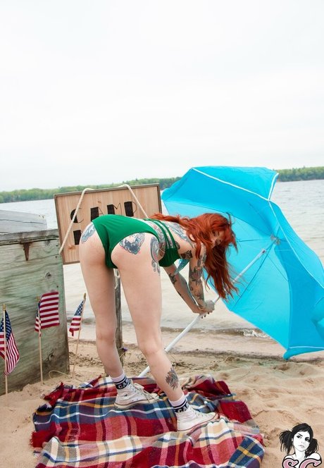 brunette petite onlyfans nude img