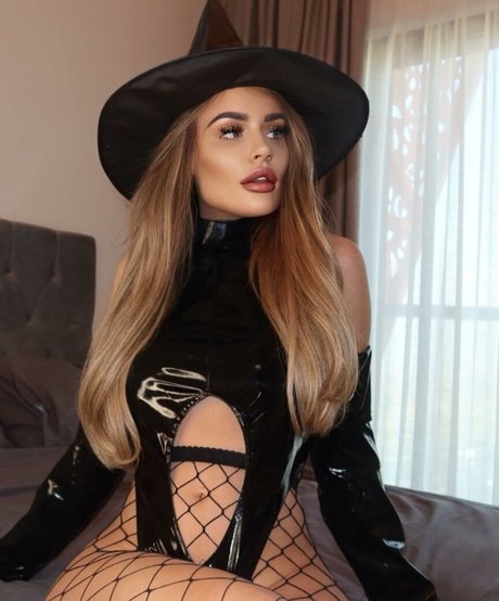 Nicole Farrell perfect pornstar pictures