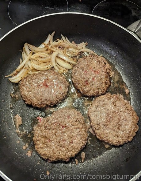 tomsbigtummy top profile image