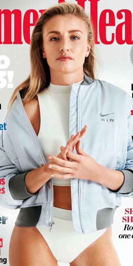 Leah Williamson naked pornstar image