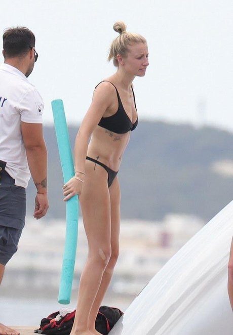 Leah Williamson high quality pornstar picture