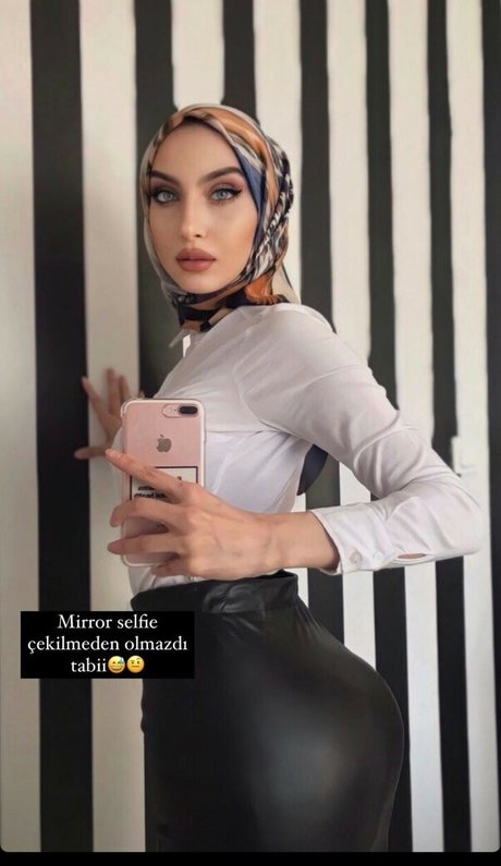 sariikubraa pornstar perfect image