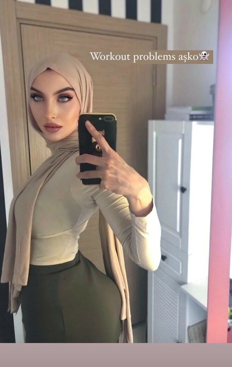 sariikubraa top profile image