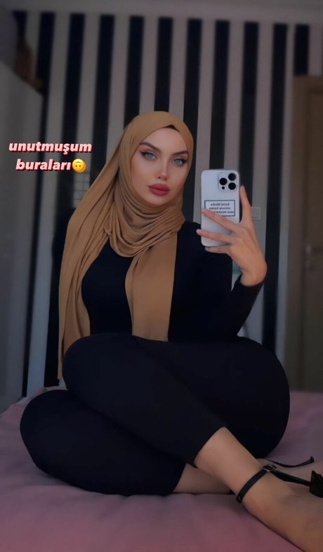 sariikubraa perfect pornstar picture