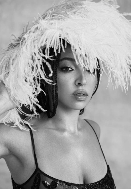 Tinashe free actress img