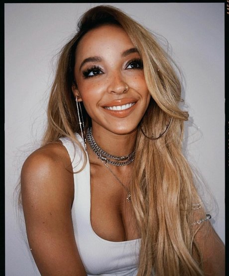 Tinashe art actress gallery