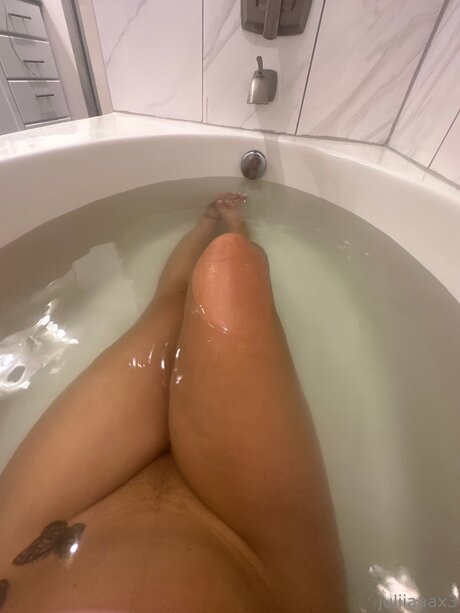 yell0wp0rntapez model nudes photo