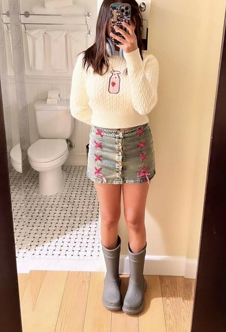 teen natural tits onlyfans beautiful archive