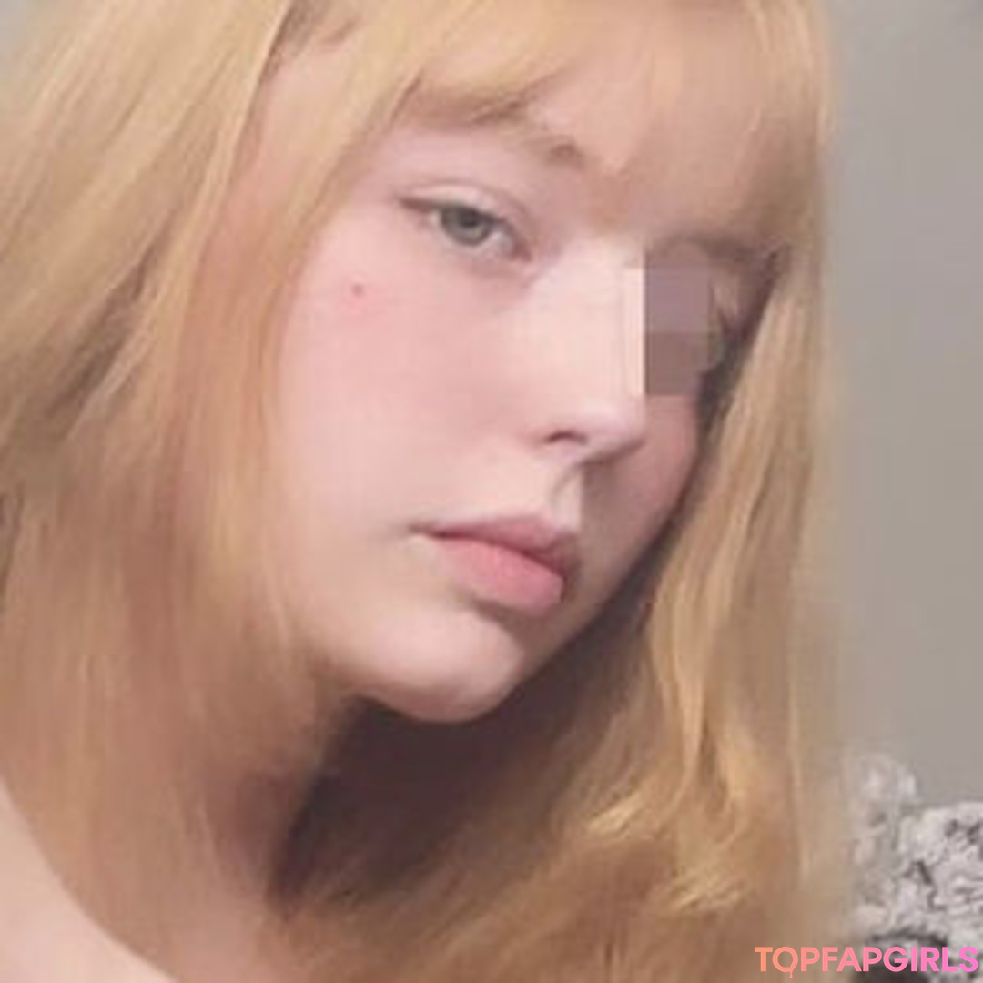 Initialelon model sex images