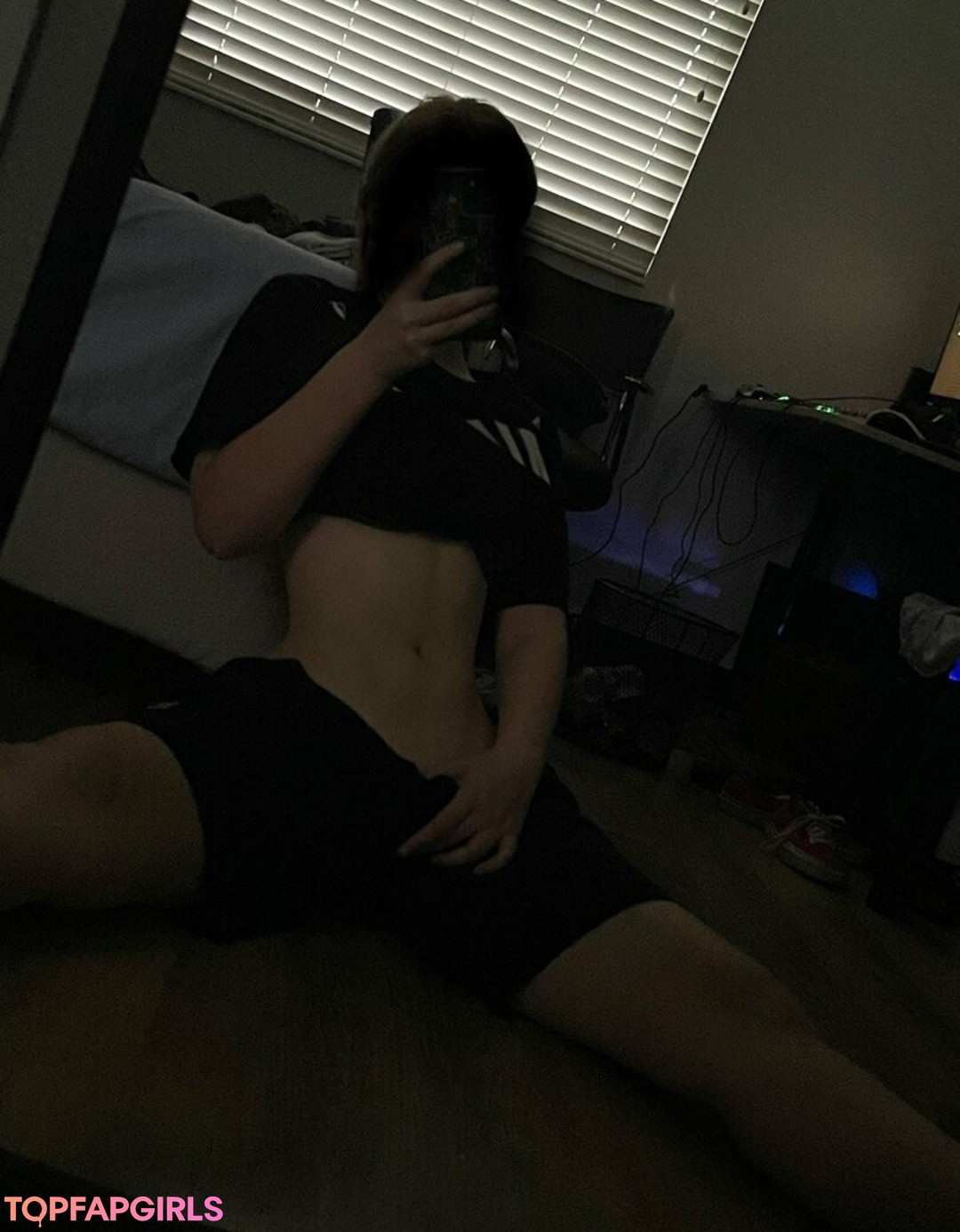 Initialelon adult star img