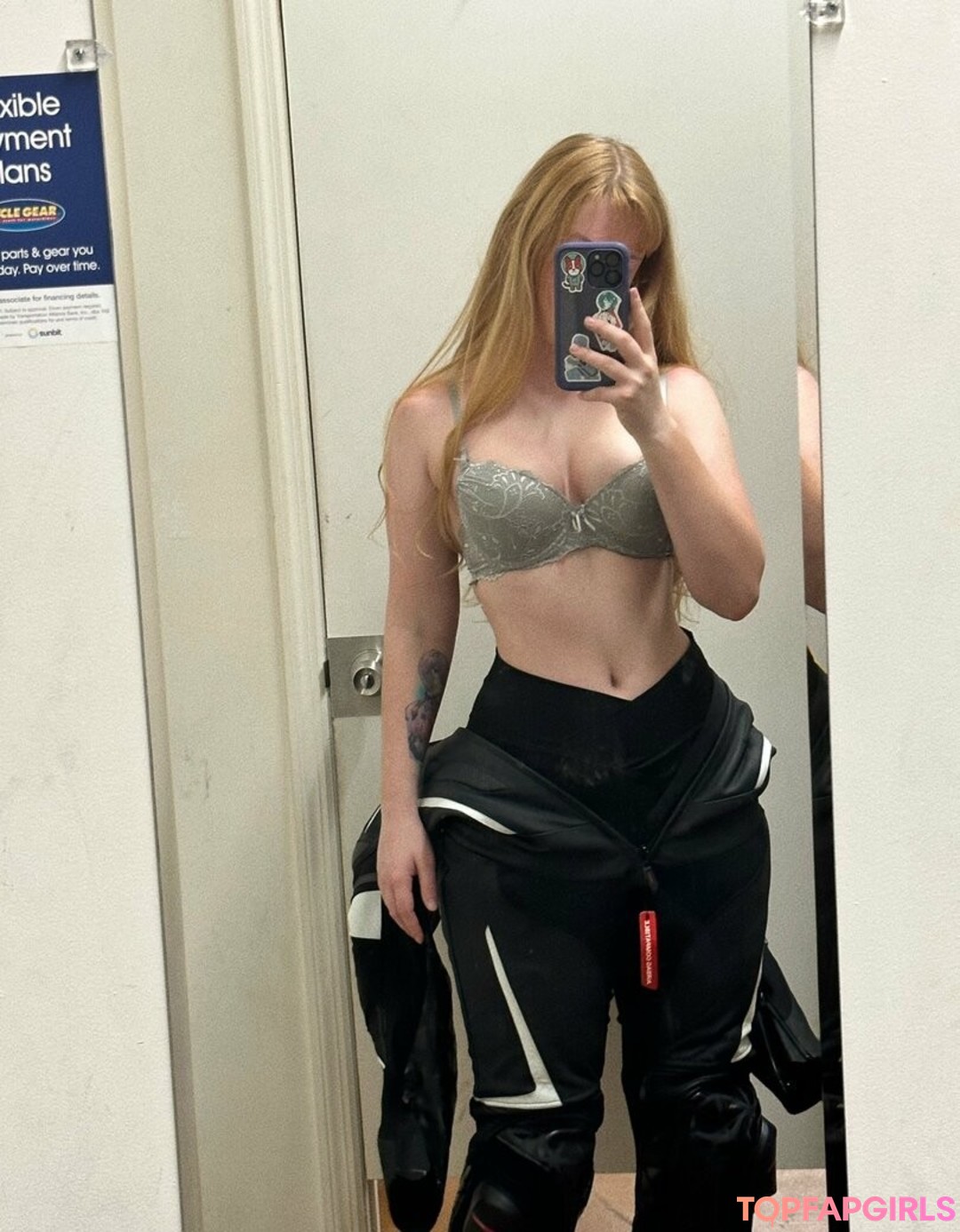 Initialelon exclusive model img